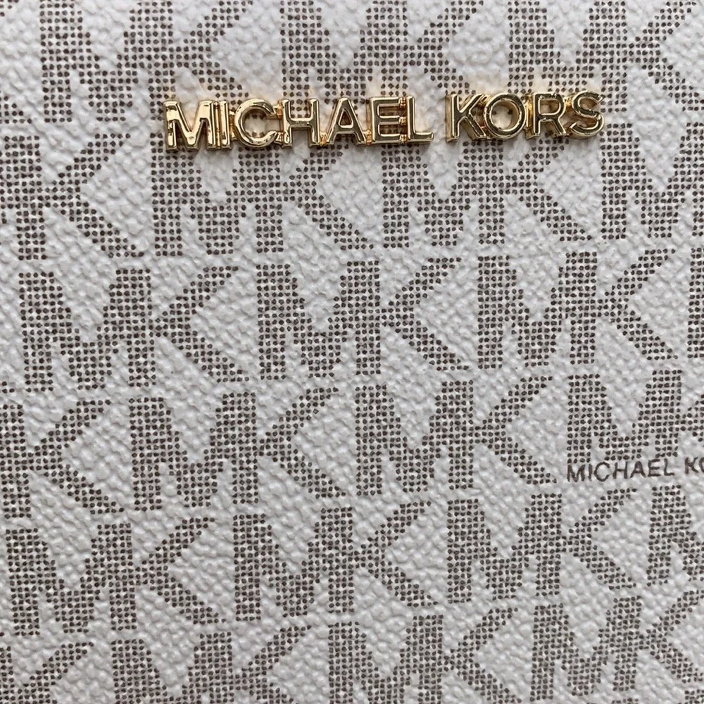 MICHAEL KORS LARGE DOUBLE ZIP WALLET WRISTLET COLOR: Vanilla LUGGAGE SI…